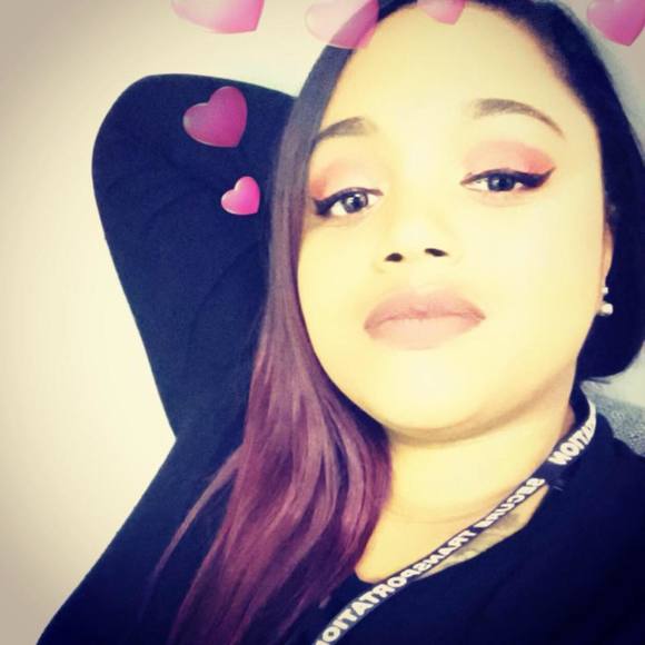 Meet your Posher, Isabel - Picture 2 of 3